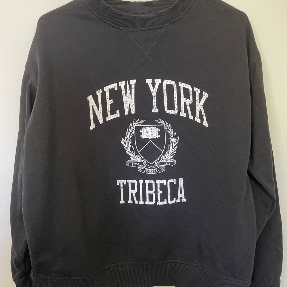 H&M Black Crewneck Sweatshirt with White New York Tribeca Graphic